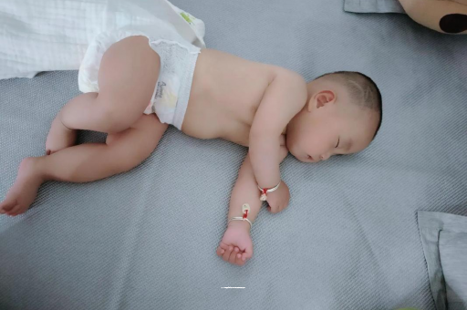 周口六个月宝宝眼睛散光